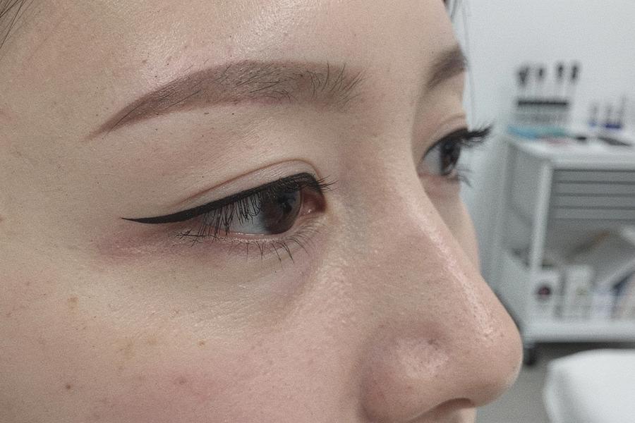 Natural PMU eyeliner look